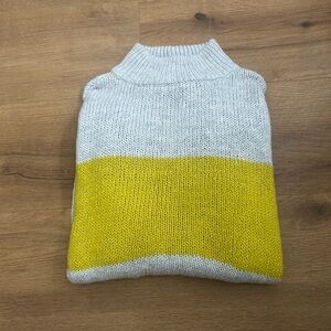 Aerie Soft Gray Knit Sweater